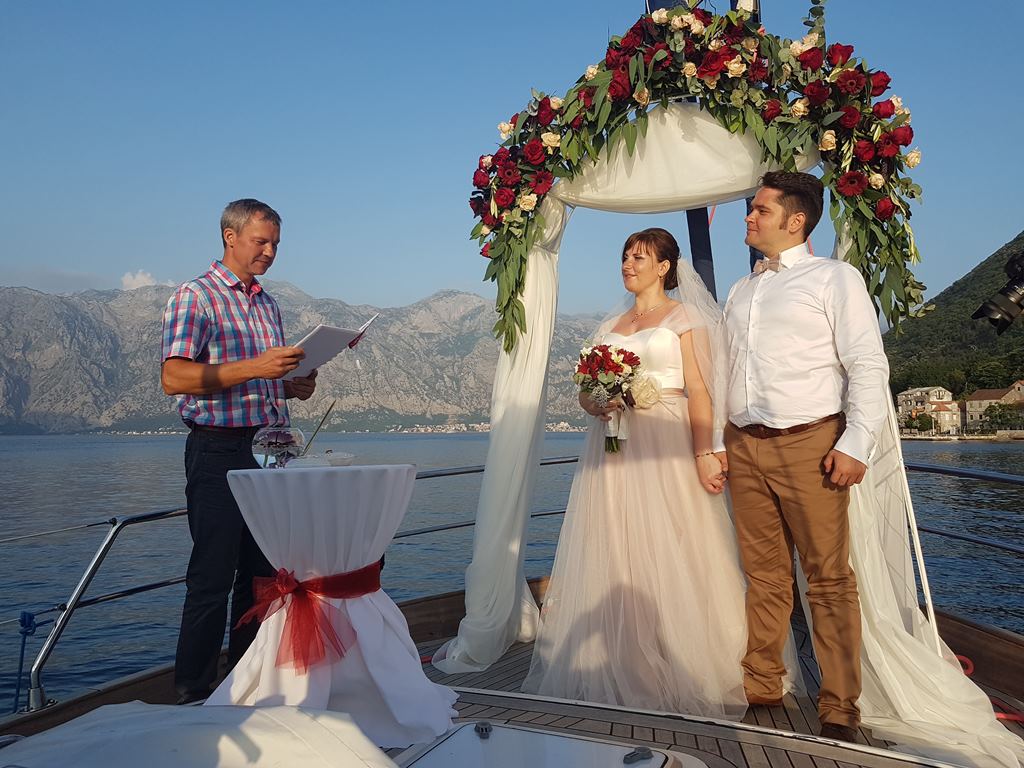 свадьба на яхте в Которской бухте