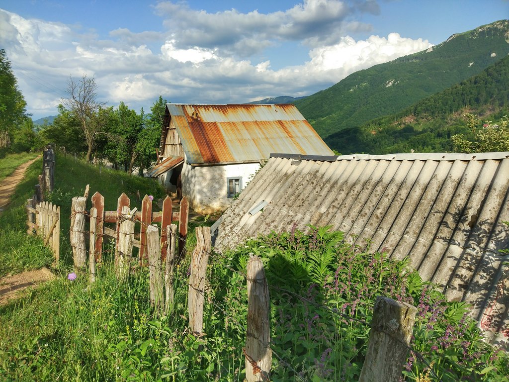 черногорская деревня Япония