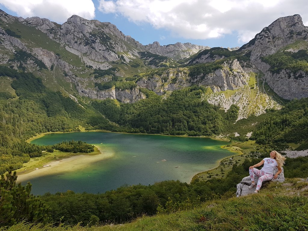 горное озеро в Черногории