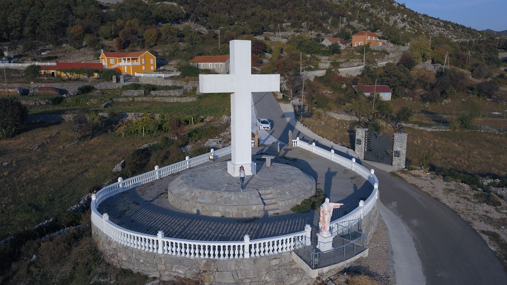 Иисус , Крест, Черногория