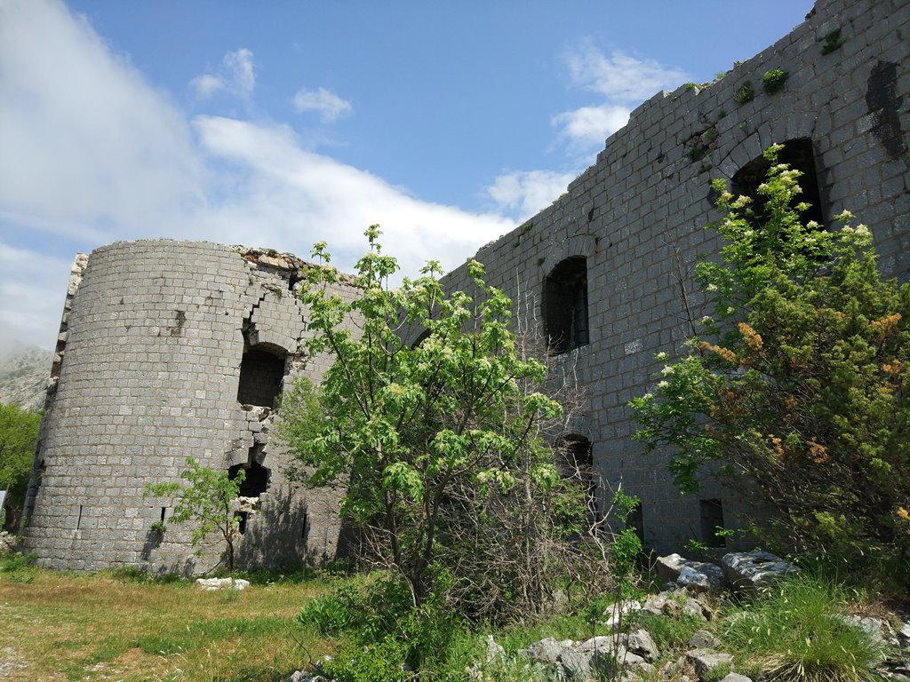 крепость Космач Черногория