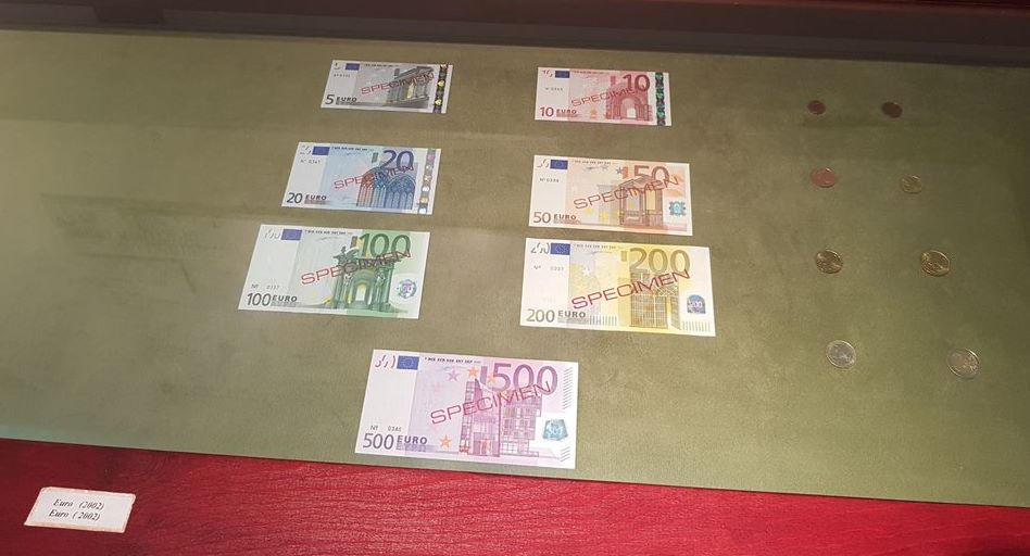 евро в Черногории