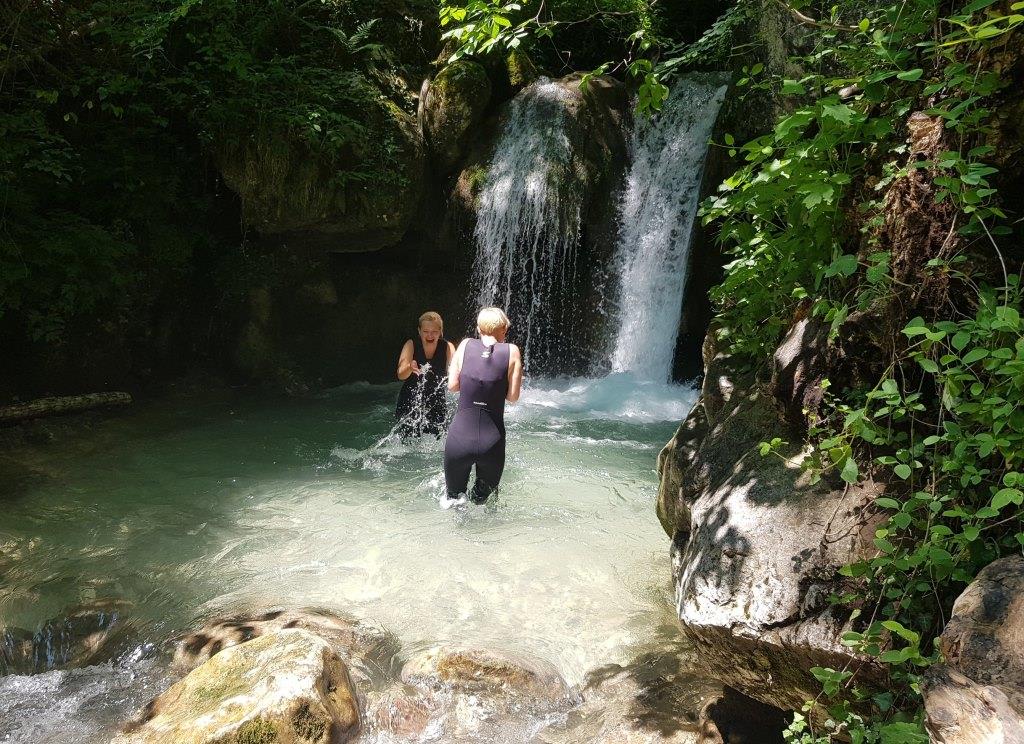 водопад в Черногории на реке Тара