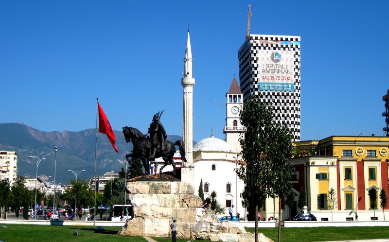 столица Тирана в Албании