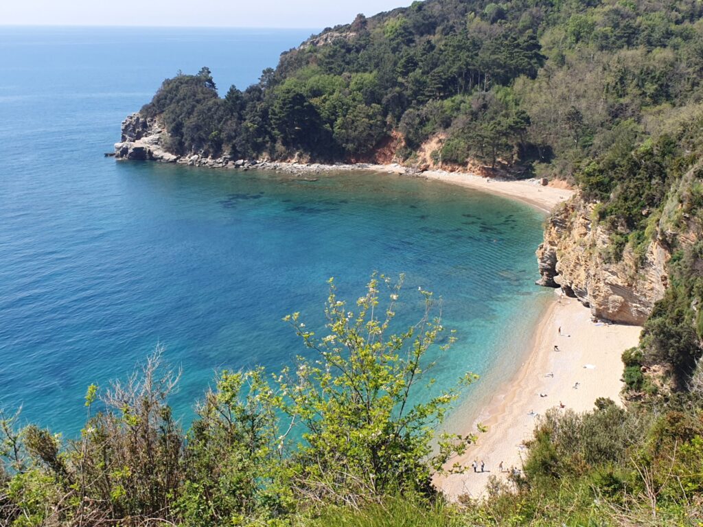 апрель в черногории море пляжи отзывы