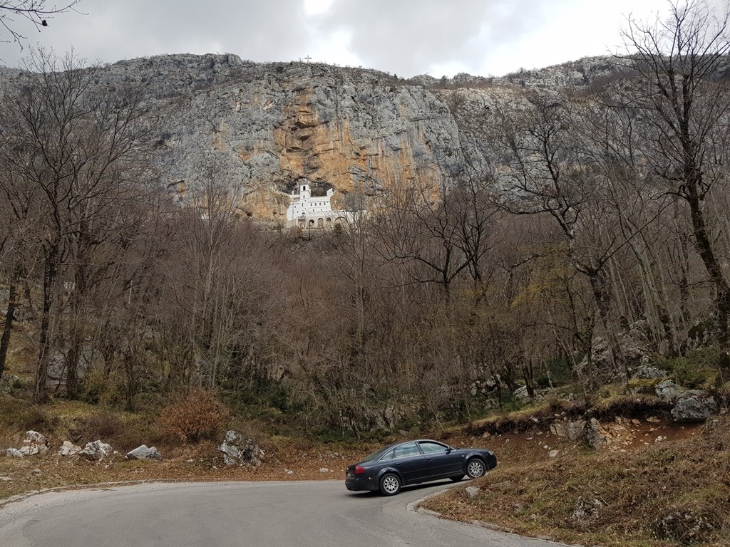 Как добраться в Острог, Черногория