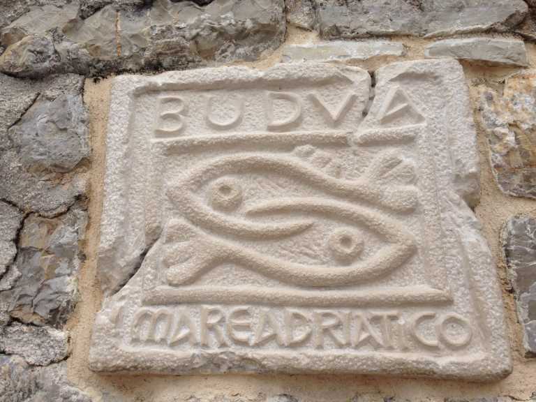 символ Будвы рыбки