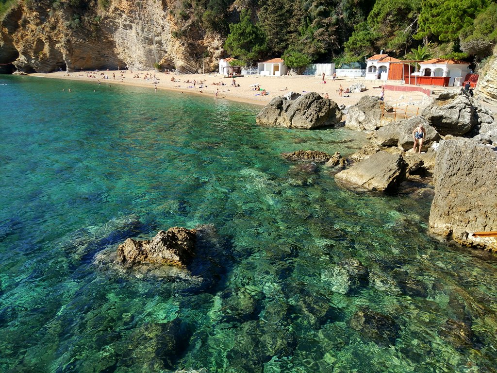 пляж Могрен в Будве