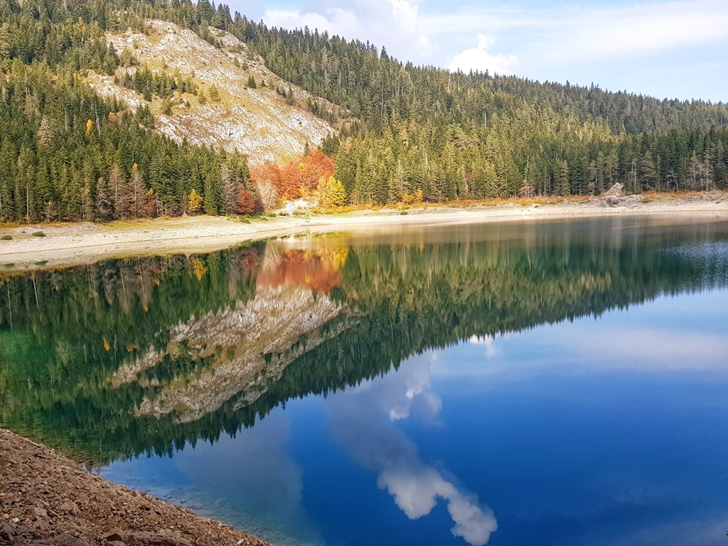 черное озеро черногория фото