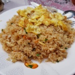жареный рис с яйцом