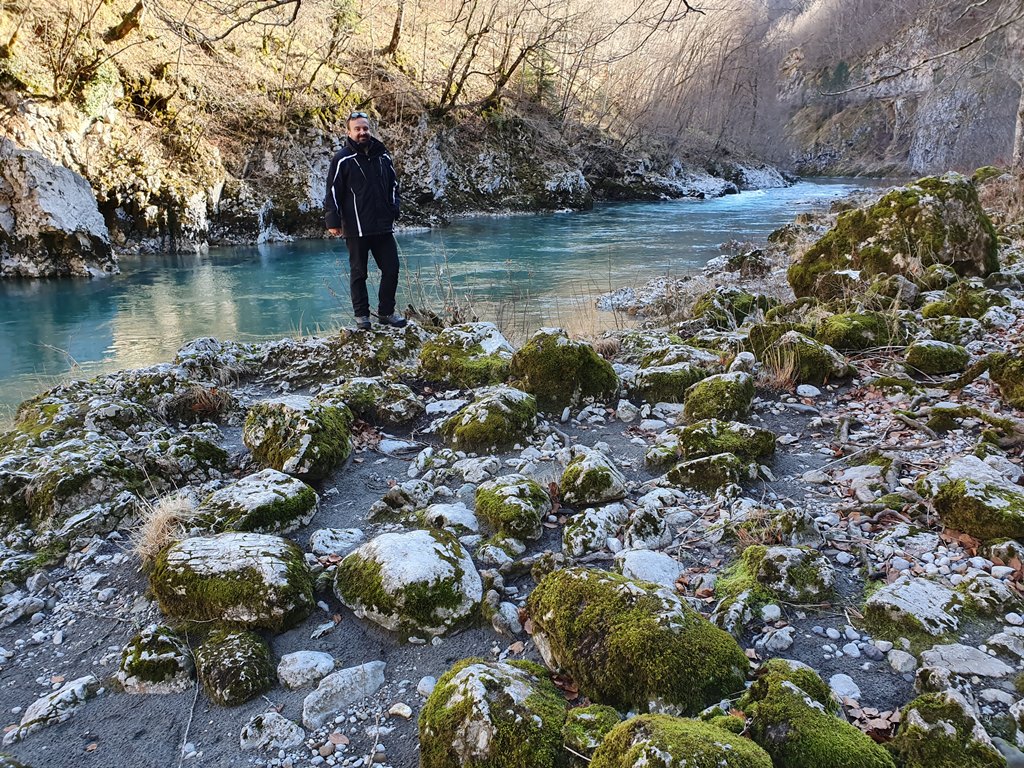 река Тара Черногория зимой