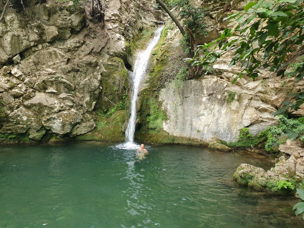 водопад с тарзанкой Бар Черногория фото