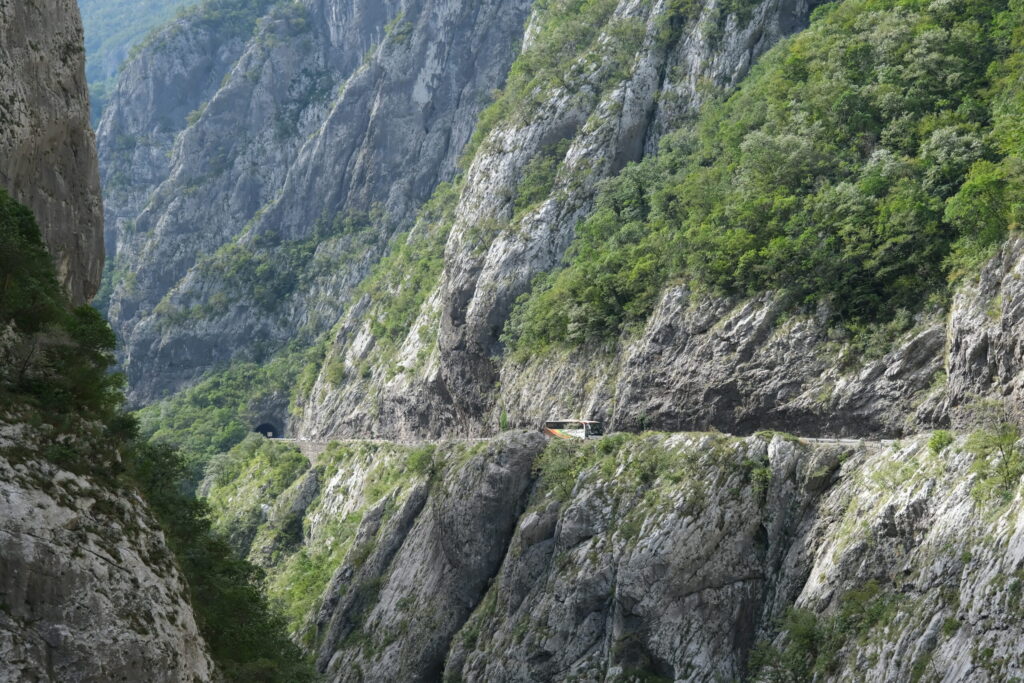 экскурсия по каньонам в Черногории с гидом