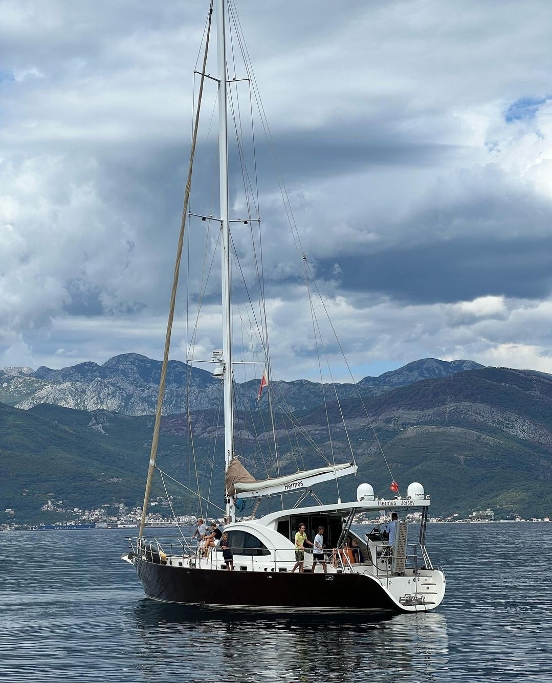 арендовать яхту в Тивате недорого цена