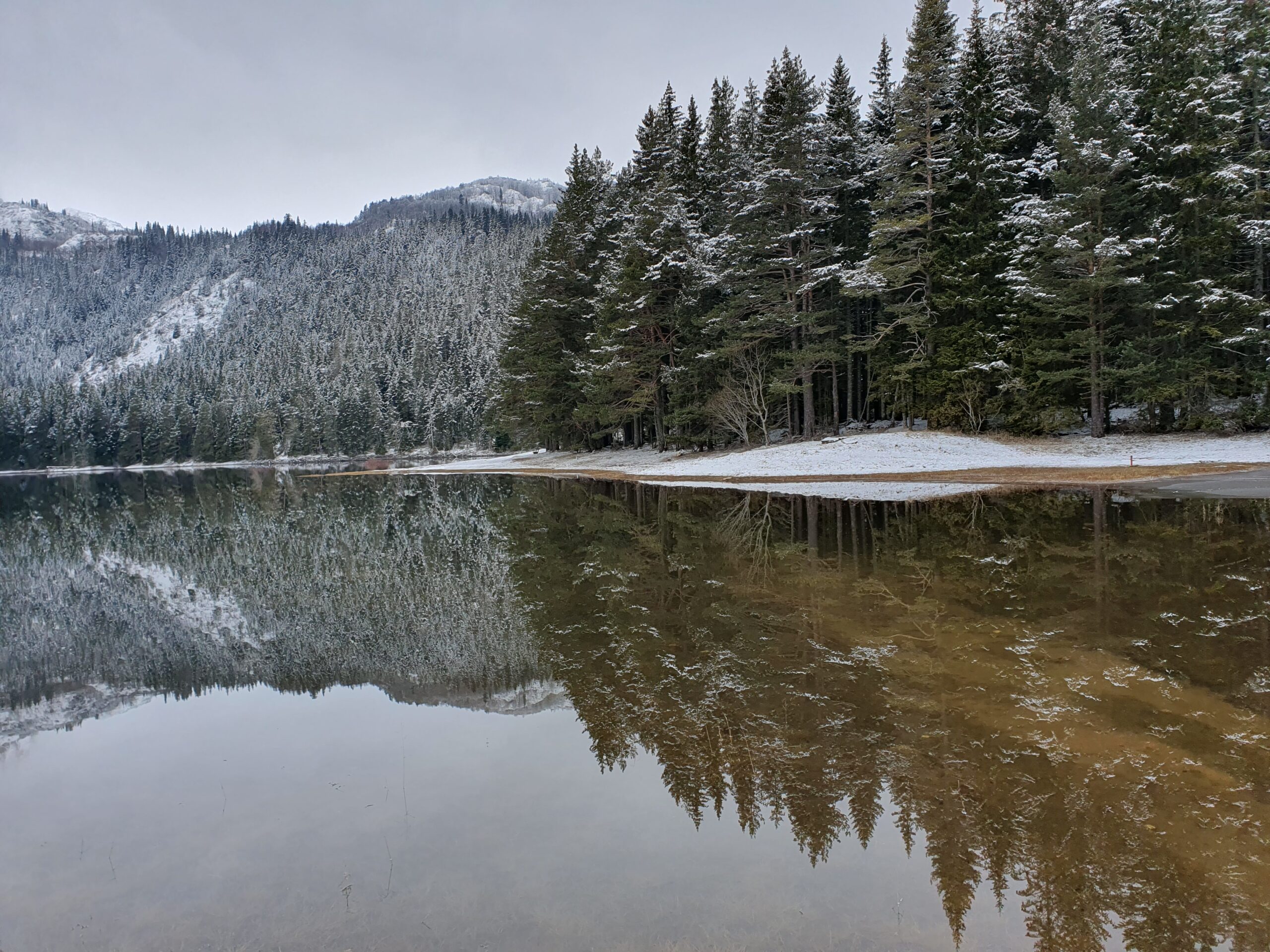 Зминье озеро фото зима дурмитор
