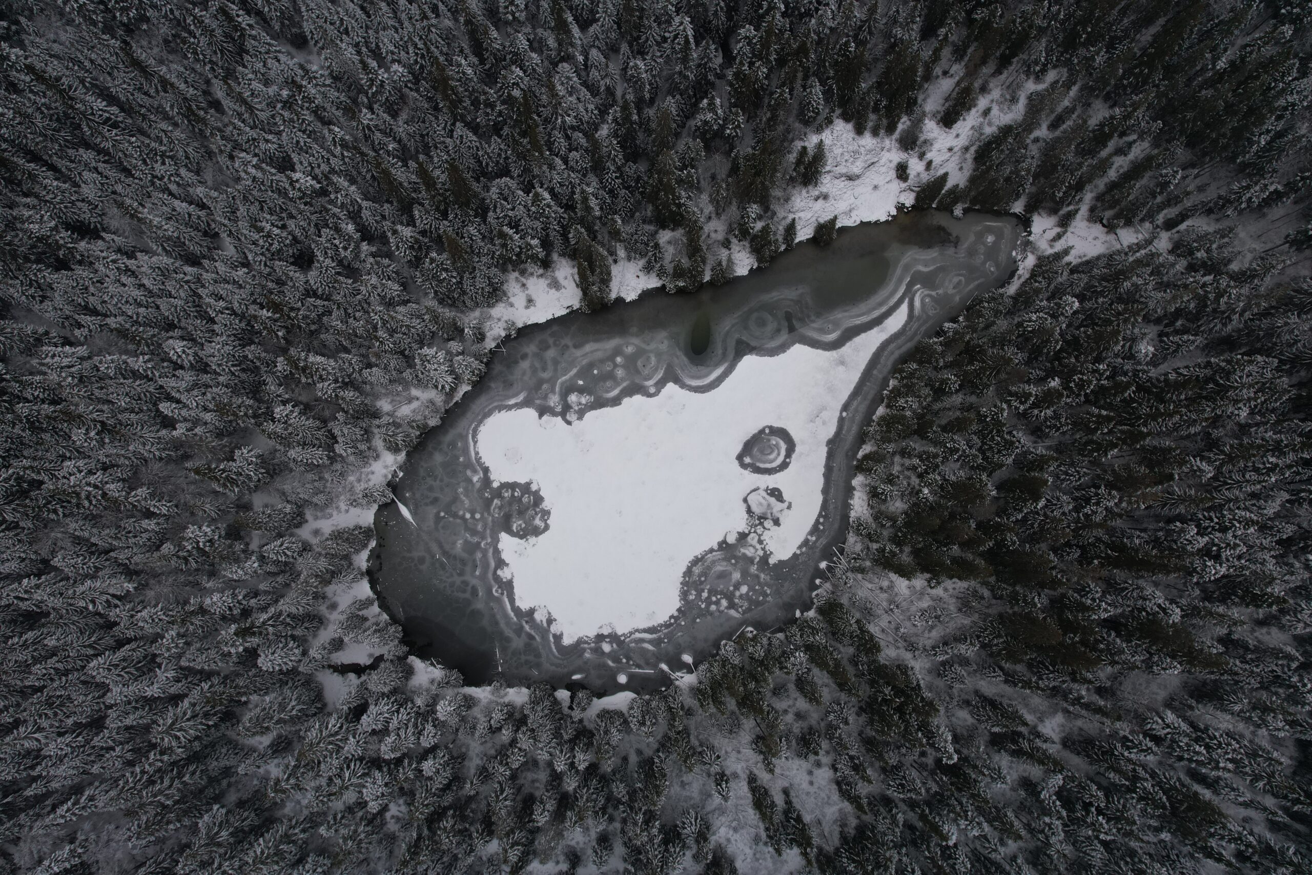 Zminje озеро зимой фото с коптера