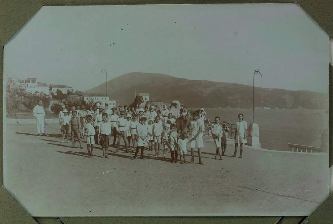 Белые эмигарнты в Черногории дети в Херцег-Нолви